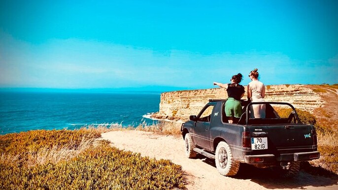 Private Jeep Tour to Arrabida and Sesimbra with Beach Picnic
