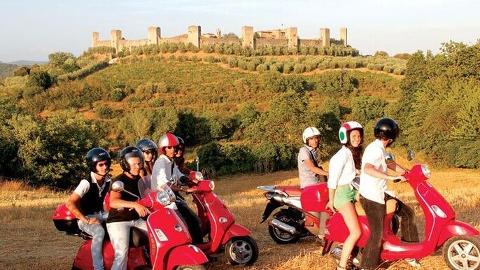 Siena Vespa Tour Including Lunch at a Chianti Winery ES
