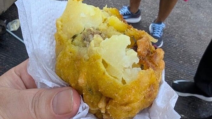 FLAVORS OF COLOMBIA: STREET FOOD and FULL CITY TOUR WITH A PRO