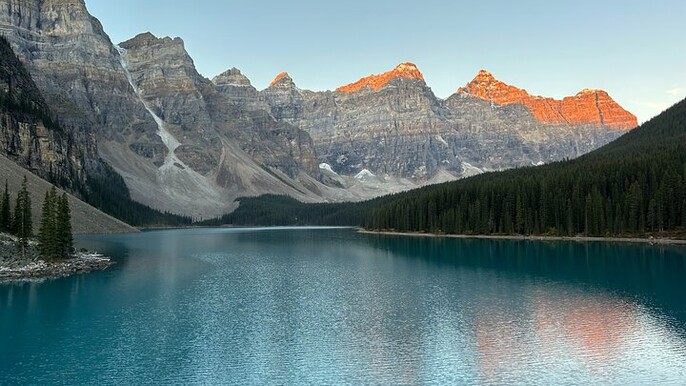 Private Moraine Lake & Lake Louise Tour