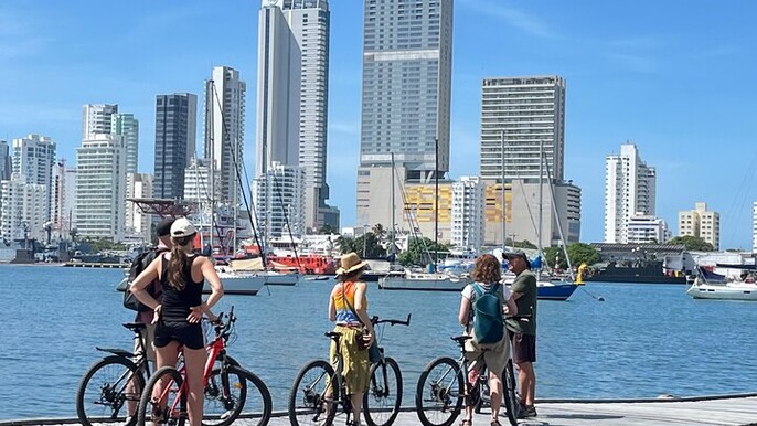 BICYCLE TOUR AND LUNCH AT SPOT FAVORITE OF ANTHONY BOURDAIN