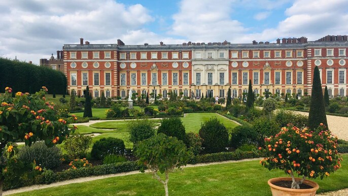 Hampton Court Palace Half-Day Trip from London Including Entry Tickets