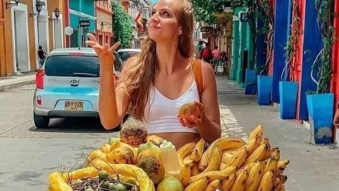 WALLED CITY & GETSEMANI TOUR with LUNCH at THE BAZURTO MARKET