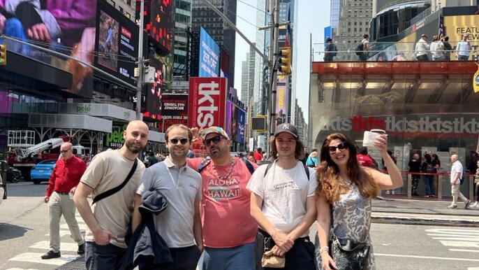 NY: Unforgettable Walking Tour Through NYC’s Icons