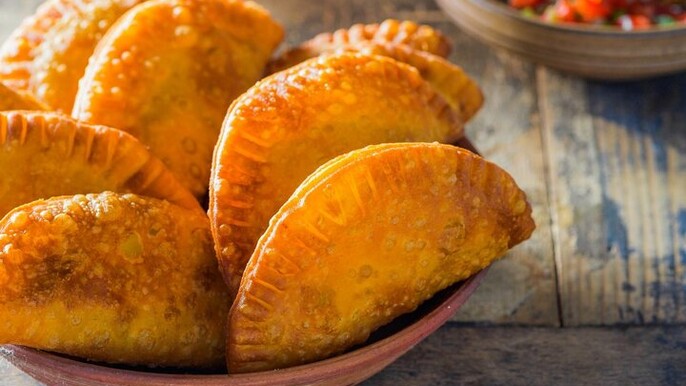 CARTAGENA: STREET FOOD TASTING & FULL CITY TOUR with a PRO GUIDE