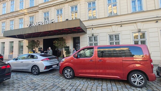 One Way Private Transfer from Vienna to Munich