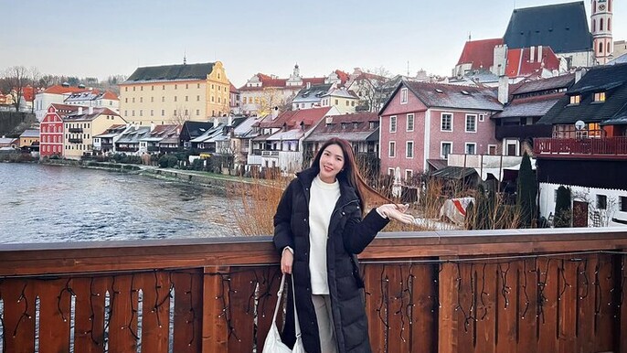 Prague Full Day Private Tour from Salzburg via Český Krumlov
