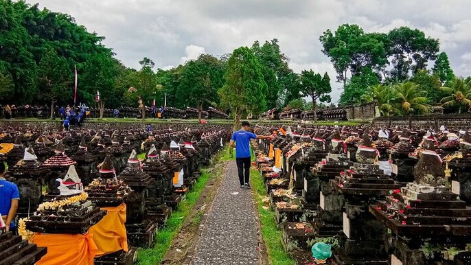 Bali Cultural Escape in Temple Rice Terraces and Heroic Landmark