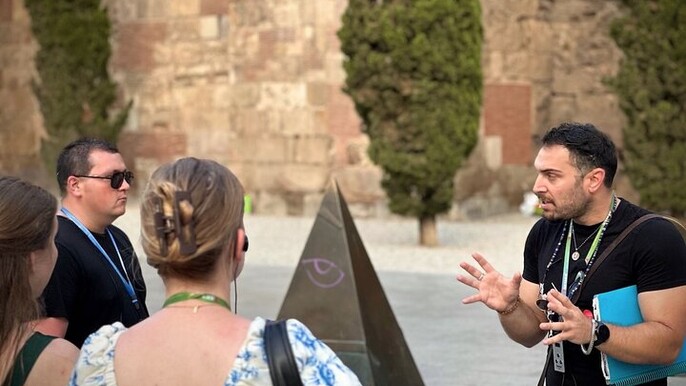 1.5h Private Old Town Tour optional Zoo/Aquarium Tickets