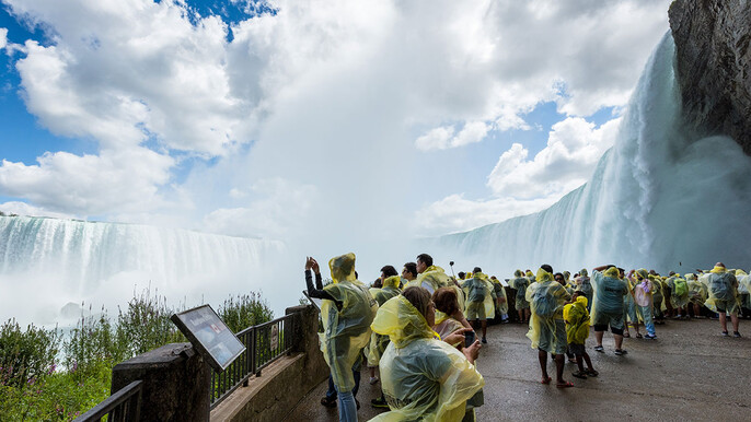 Standard Niagara Falls Day Trip (Small Group from Toronto)