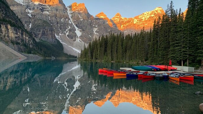 Private Tour to Emerald Lake, Moraine Lake and Lake Louise