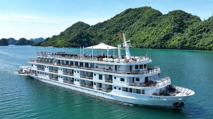 5 Star Cruises 2-day Explore Halong and Lan Ha Bay from Hanoi