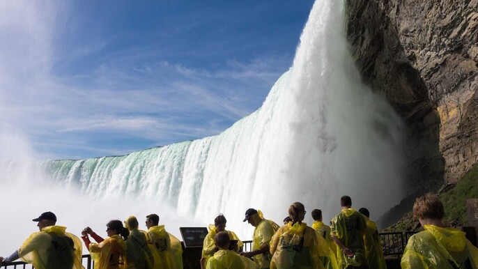 Best Niagara Falls Day Trip from Toronto – Includes Boat Cruise & Wine Tasting