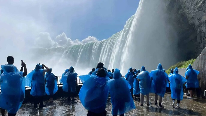 Private Half-Day Niagara Falls Trip from Toronto (Up to 4 People – Black SUV)