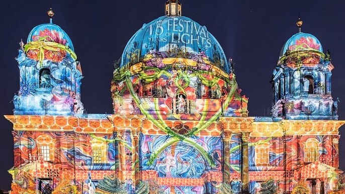Berlin Rickshaw Festival of Light TV-Tower to Brandenburger Tor