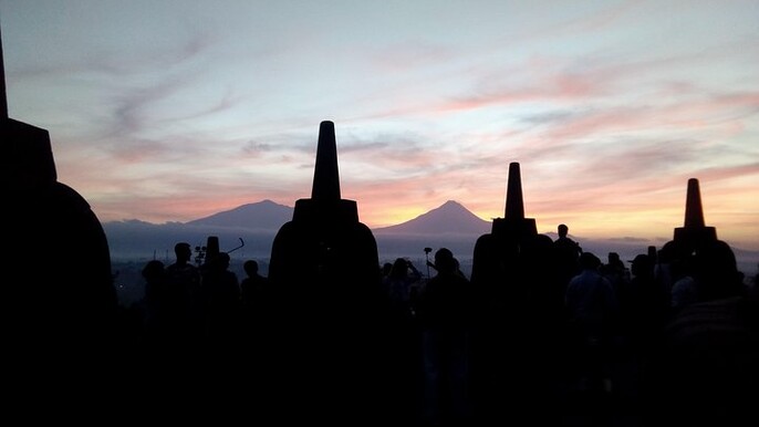 Borobudur Morning Tour and River Rafting