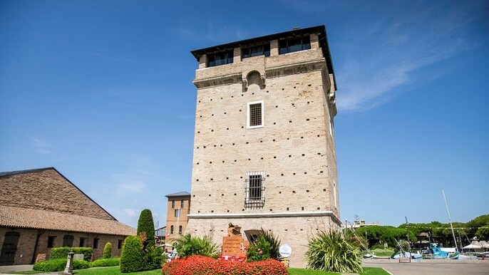 Salt Museum Ticket and Local Aperitif Tasting Experience