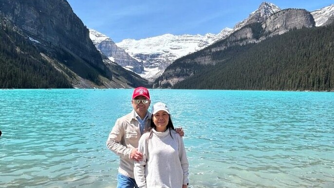 Shared Tour from Calgary to Moraine, Lake Louise and Emerald Lake