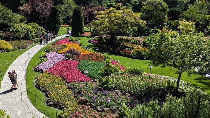 Private Tour: Victoria Day Trip with Butchart Gardens
