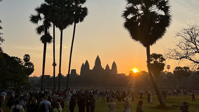 Bangkok to Angkor Wat tour 2 Days 1 Night by flight