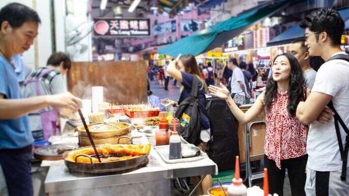 Hong Kong Private & Personalized Street Food Tour with a Local