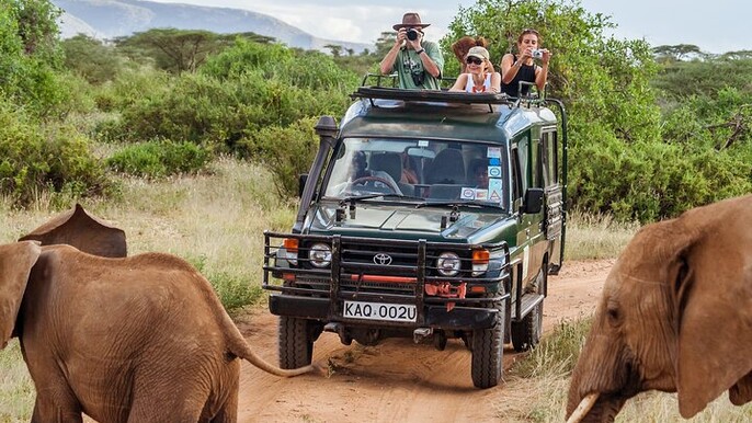 3 Day Masai Mara Luxury Safari on 4x4 Land Cruiser
