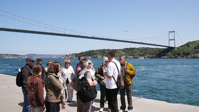 4 Stopovers Bosphorus & Black Sea Cruise: with Guide and Lunch