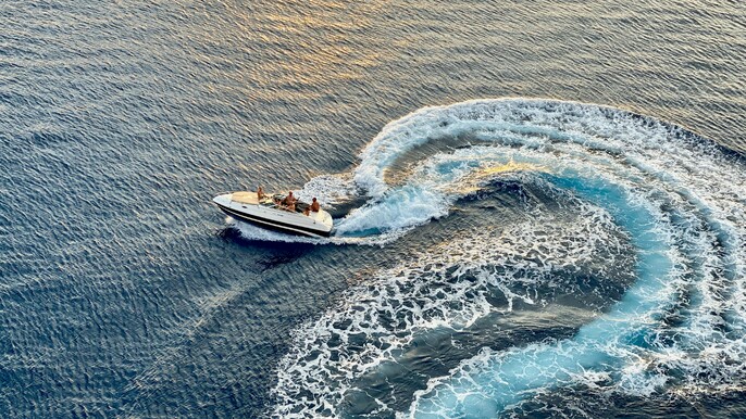 VIP Private Speedboat Tour – Swim with Dolphins & Snorkel in Hurghada!