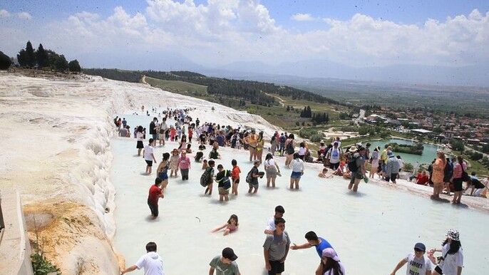 Pamukkale and Salda Lake Guided Tour from Belek and Antalya