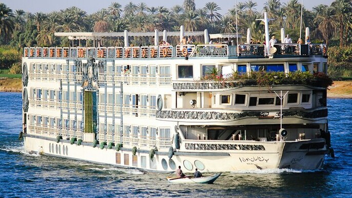 8-Day Giza, Cairo, Luxor and Aswan Tour from Cairo