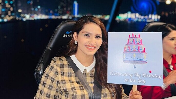 Dubai Dinner in the Sky Experience with Optional Transportation