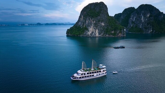 Luxury Bai Tu Long Bay Overnight Cruise From Hanoi With Limousine Transfer