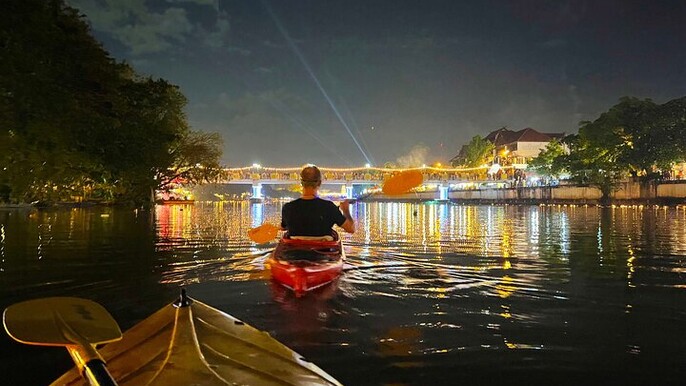 Chiang Mai Ping River Night Kayaking into City Center
