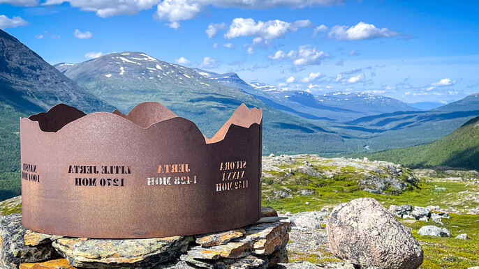 Guided Wilderness Hike to Viewpoint in National Park