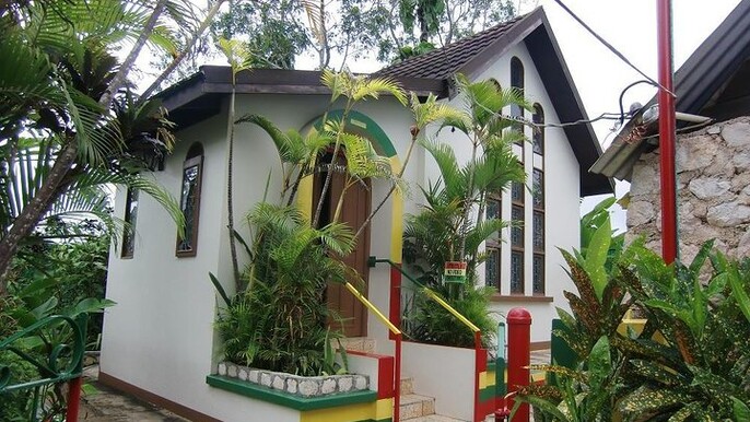 Bob Marley Nine Mile and Blue Hole Tour from Montego bay