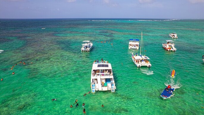 Private Boat Snorkeling and Swim with Shark and Stingray