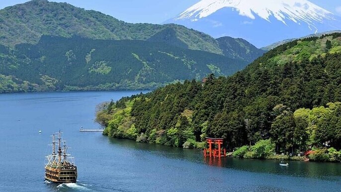 Mt. Fuji and Hakone Area Tour from Tokyo with Guide & Vehicle