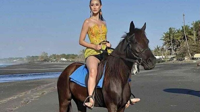 Bali Horse riding in the beach Private Horse Riding saba beach