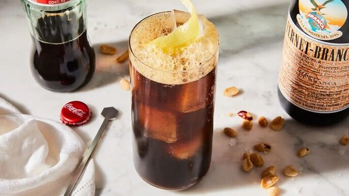 4 Authentic Cocktails and Bites Class in Buenos Aires