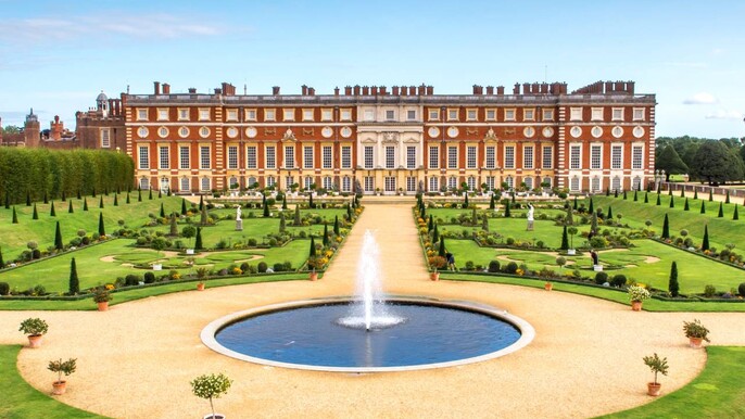 Hampton Court Palace Half-Day Trip from London Including Entry Tickets