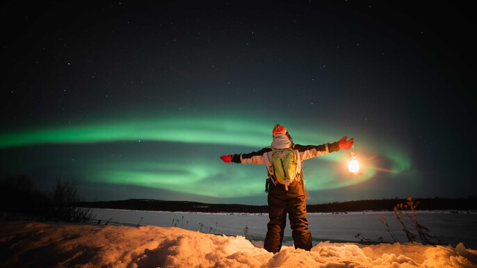 Northern Lights hunting photography tour in Levi
