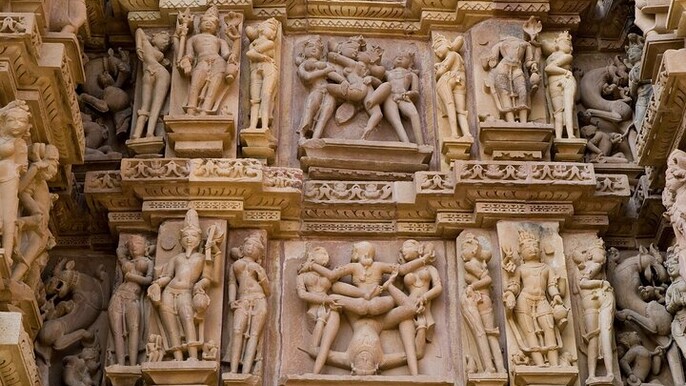 The Complete Khajuraho Temple Experience : A Guided Journey.