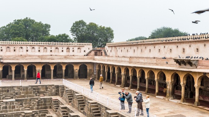 Explore Chand Baori, Fatehpur Sikri and Agra Drop from Jaipur