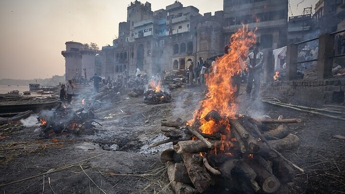 9-Days Motorcycle Tour of Delhi, Jaipur, Agra With Varanasi.