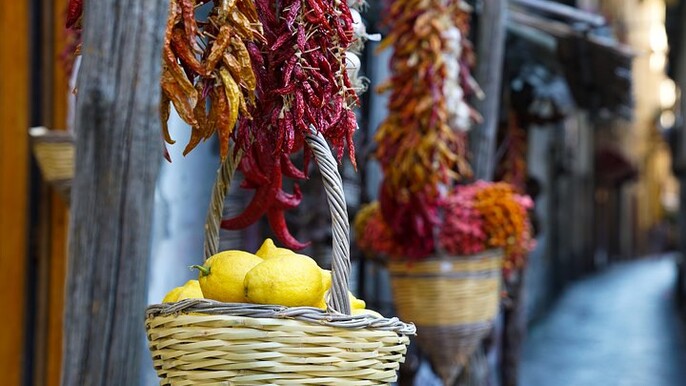 Guided Walking Tour of Sorrento & Street Food Morning Experience