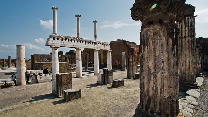 Skip the Line Pompeii Guided Tour from Naples