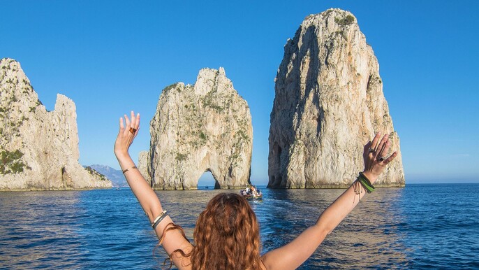 Small Group Tour of Capri Island by boat