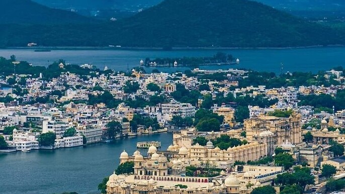 Udaipur Sightseeing and Boat Ride Tour