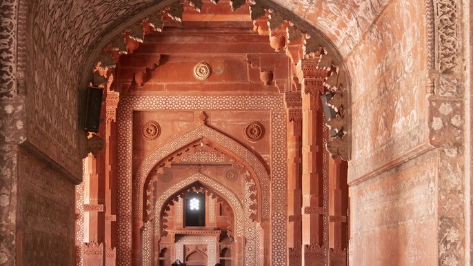 Visit Fatehpur Sikri and Delhi Drop from Agra with Local Guide.