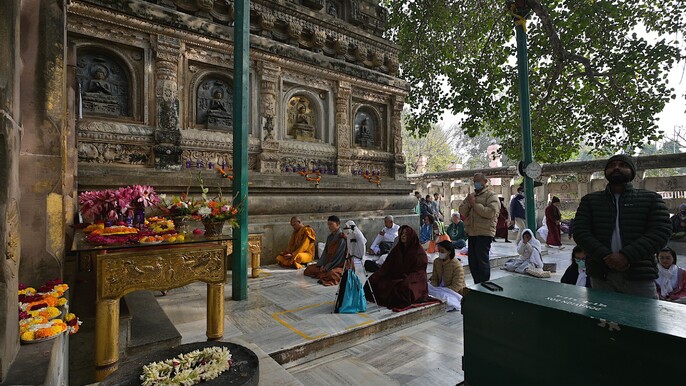 2 - Days Bodhgaya Tour from Varanasi with Hotel, Guide, Transport & Entry Tickets.
